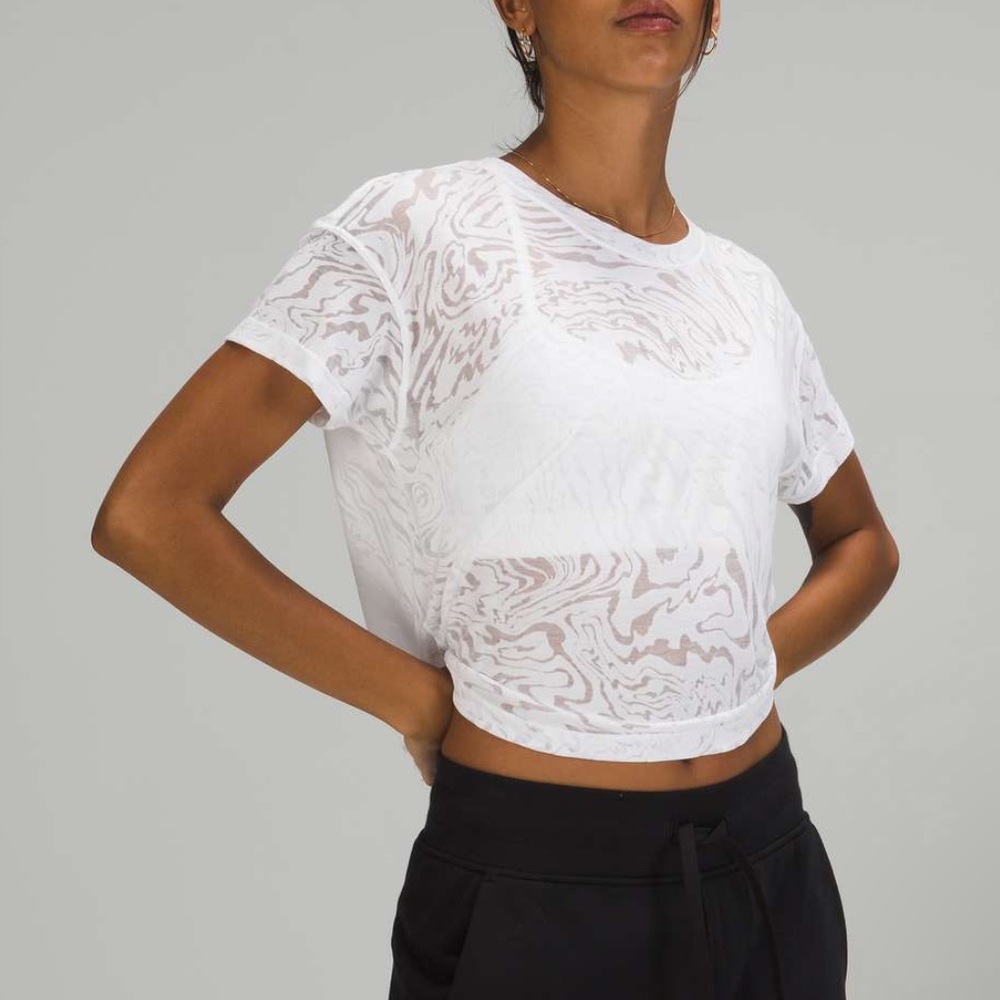 Lululemon Cates Tee White veil size 2